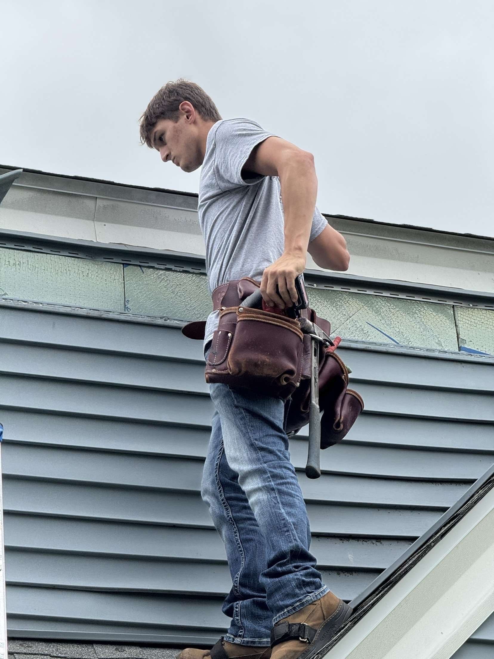Efficient Siding Repair by Oak Park Enterprise image
